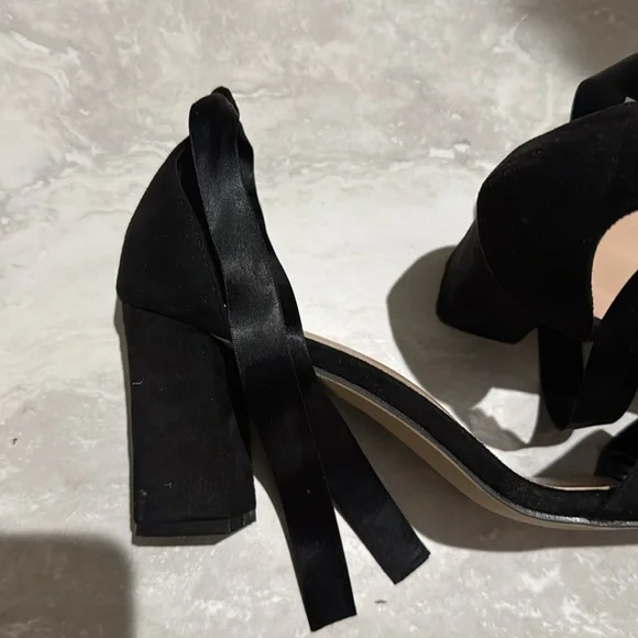 Classic Black Suede Open Toe Heels Wrap Around Ankle - Picture 4 of 4